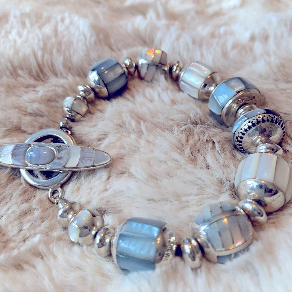 Toggle inlayed Bracelet